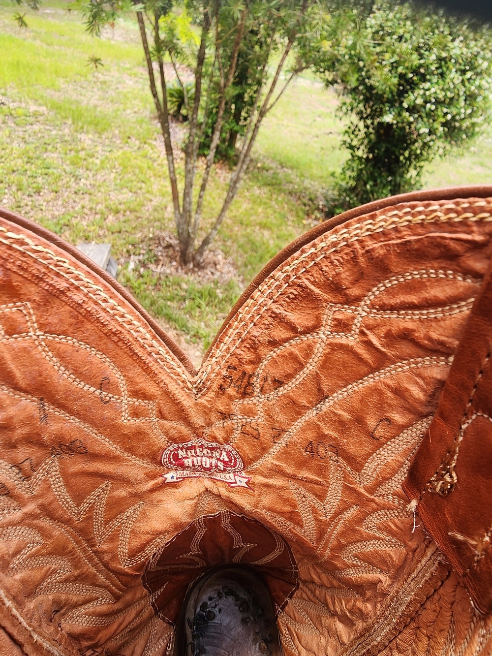 Women's Tan Leather Western Heeled Boots  Size 6-7. - Picture 10 of 16